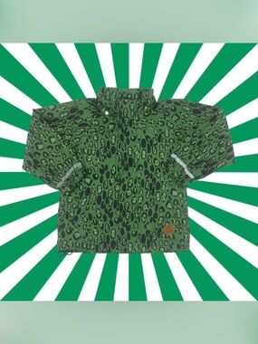Mini Rodini Windbreaker 
Missing the hood
5-7 years 
Green
Retail $152
